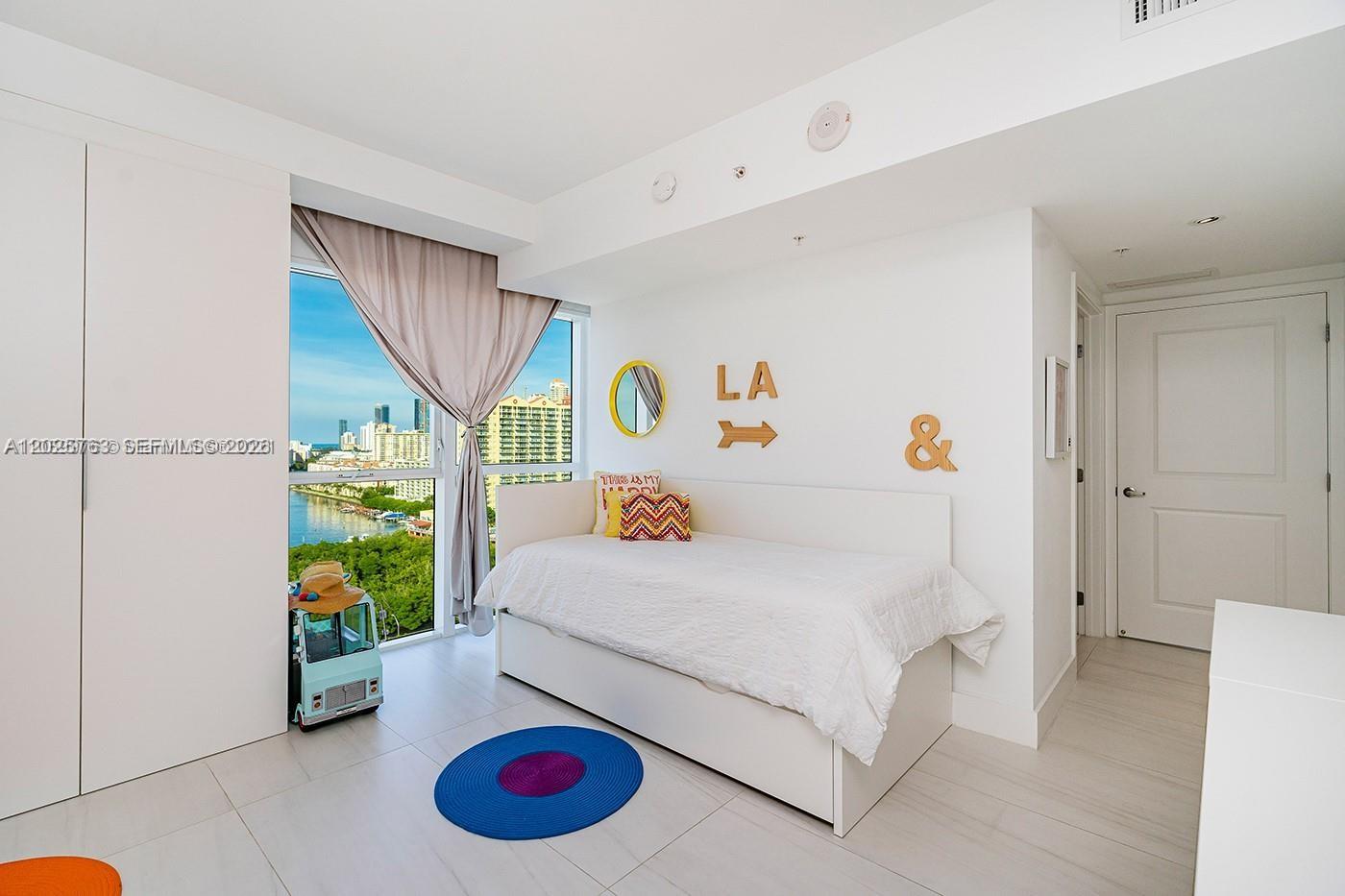 400 Sunny Isles Blvd 1804 Property Photo 25