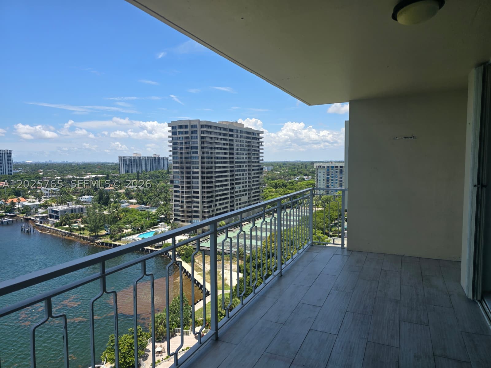 11111 Biscayne Blvd 17D Property Photo 1