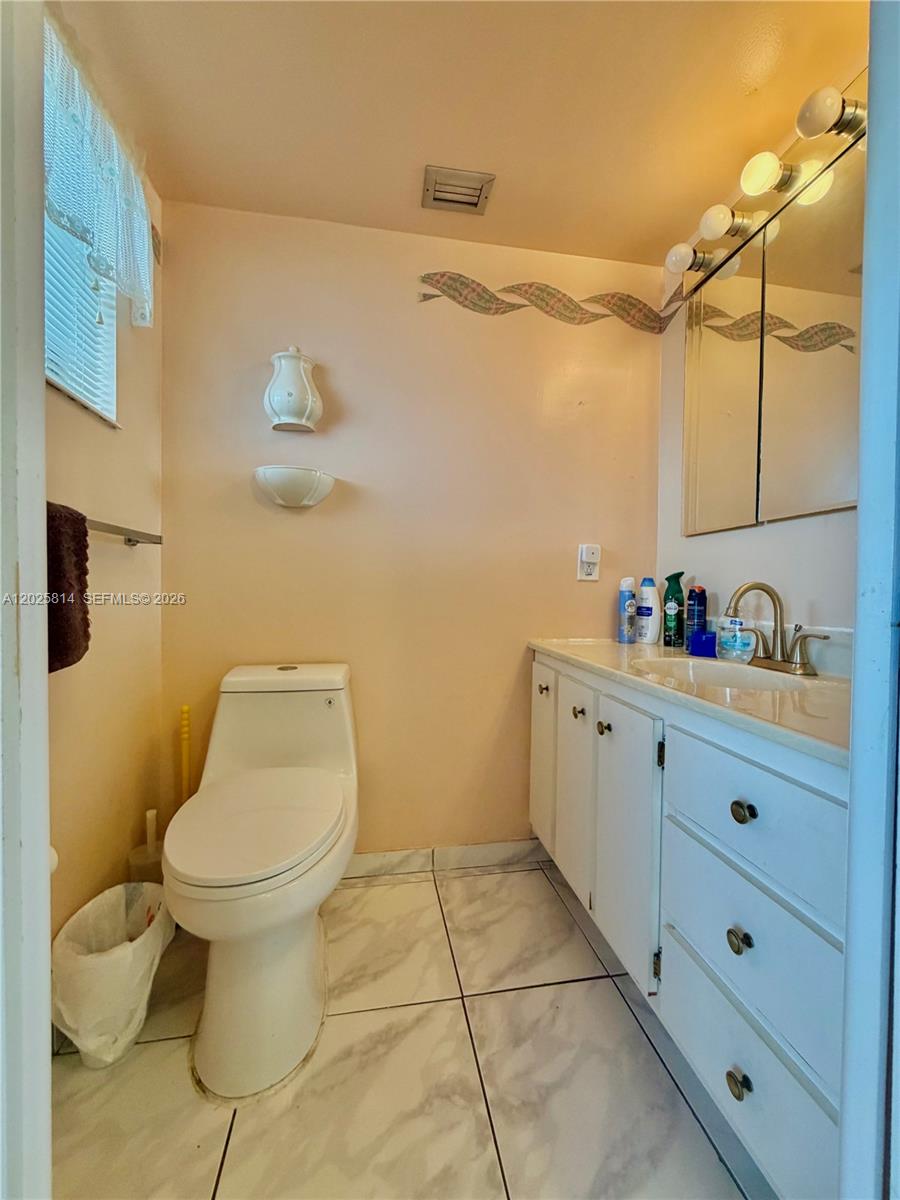 2901 Nw 46th Ave 304 Property Photo 9