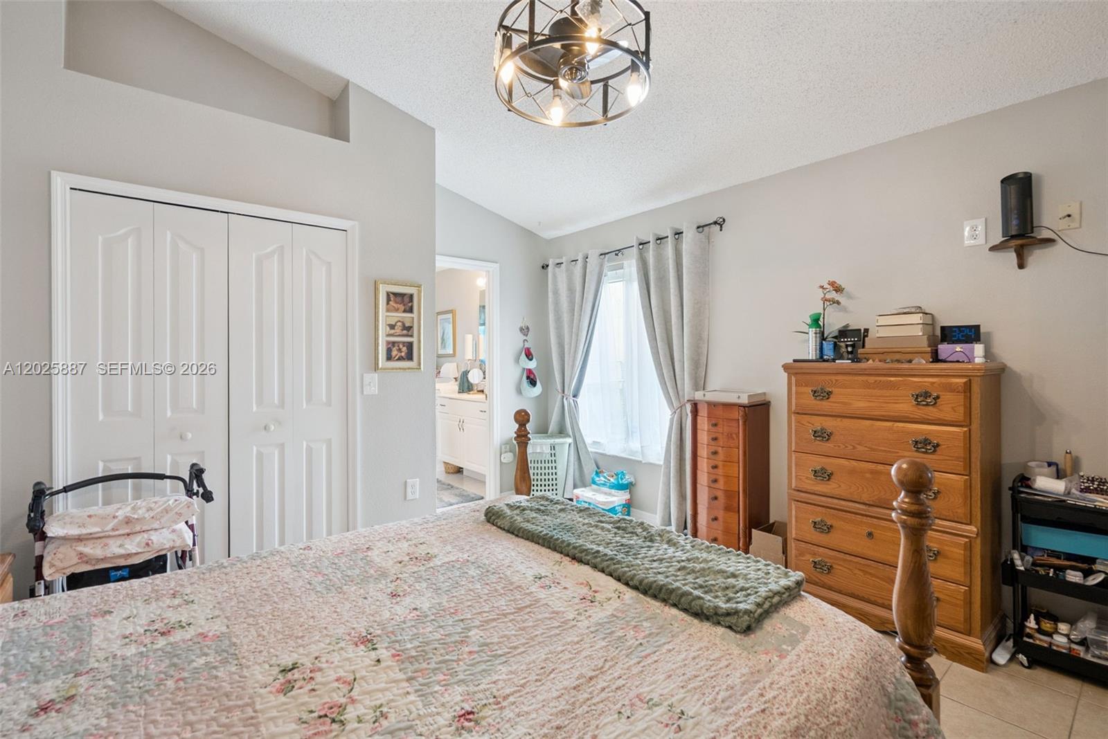 2563 Sheffield Property Photo 9