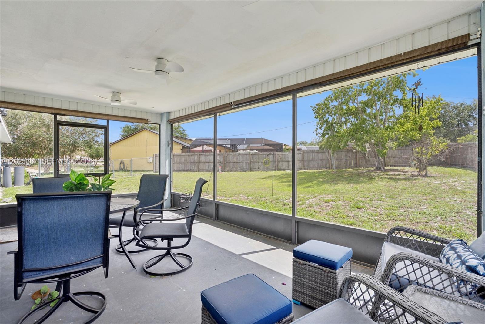 2563 Sheffield Property Photo 11