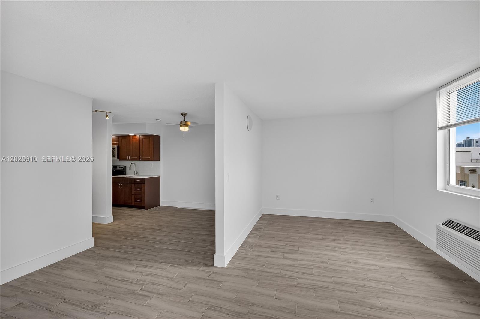1255 Collins Ave 504 Property Photo 13