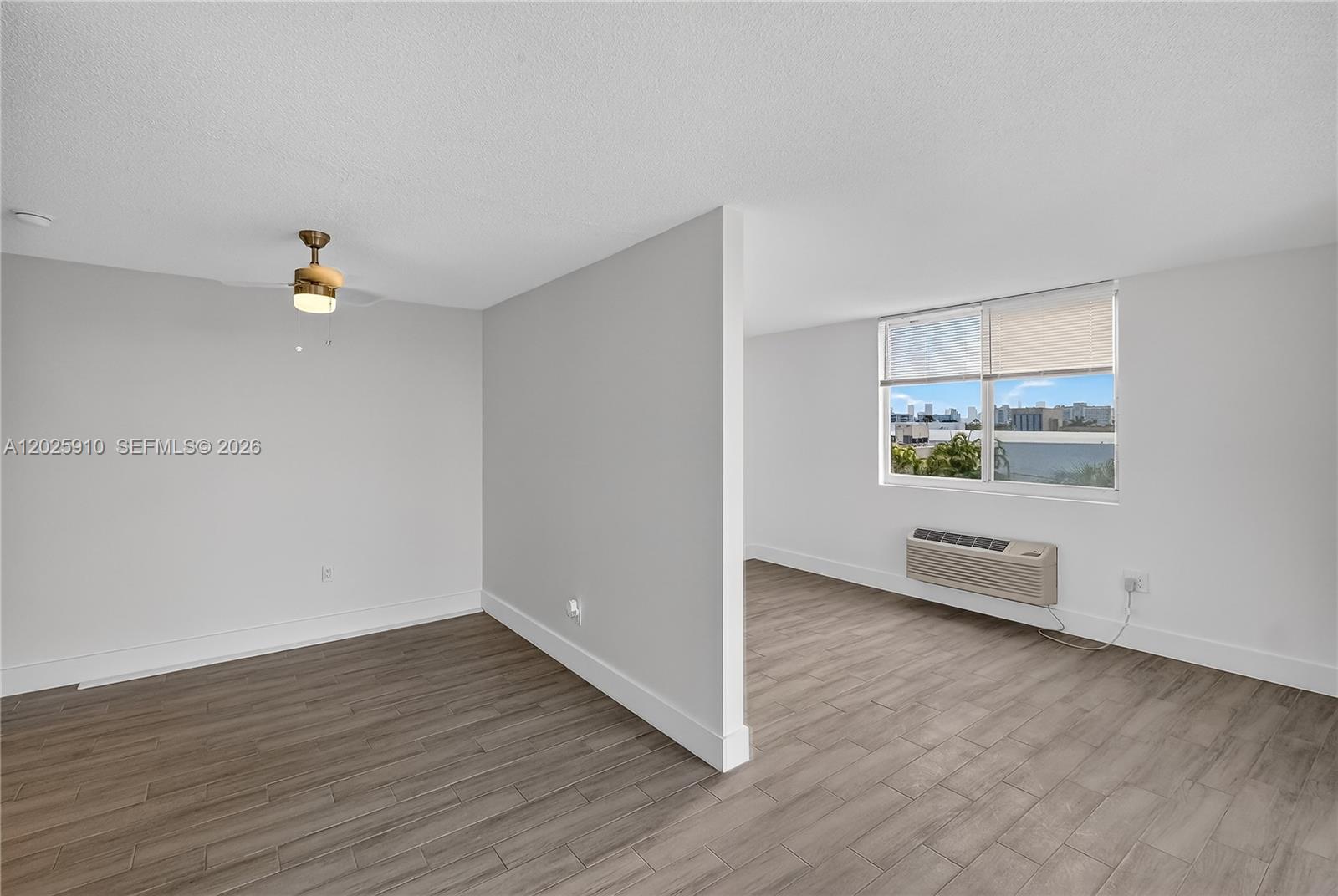 1255 Collins Ave 504 Property Photo 15
