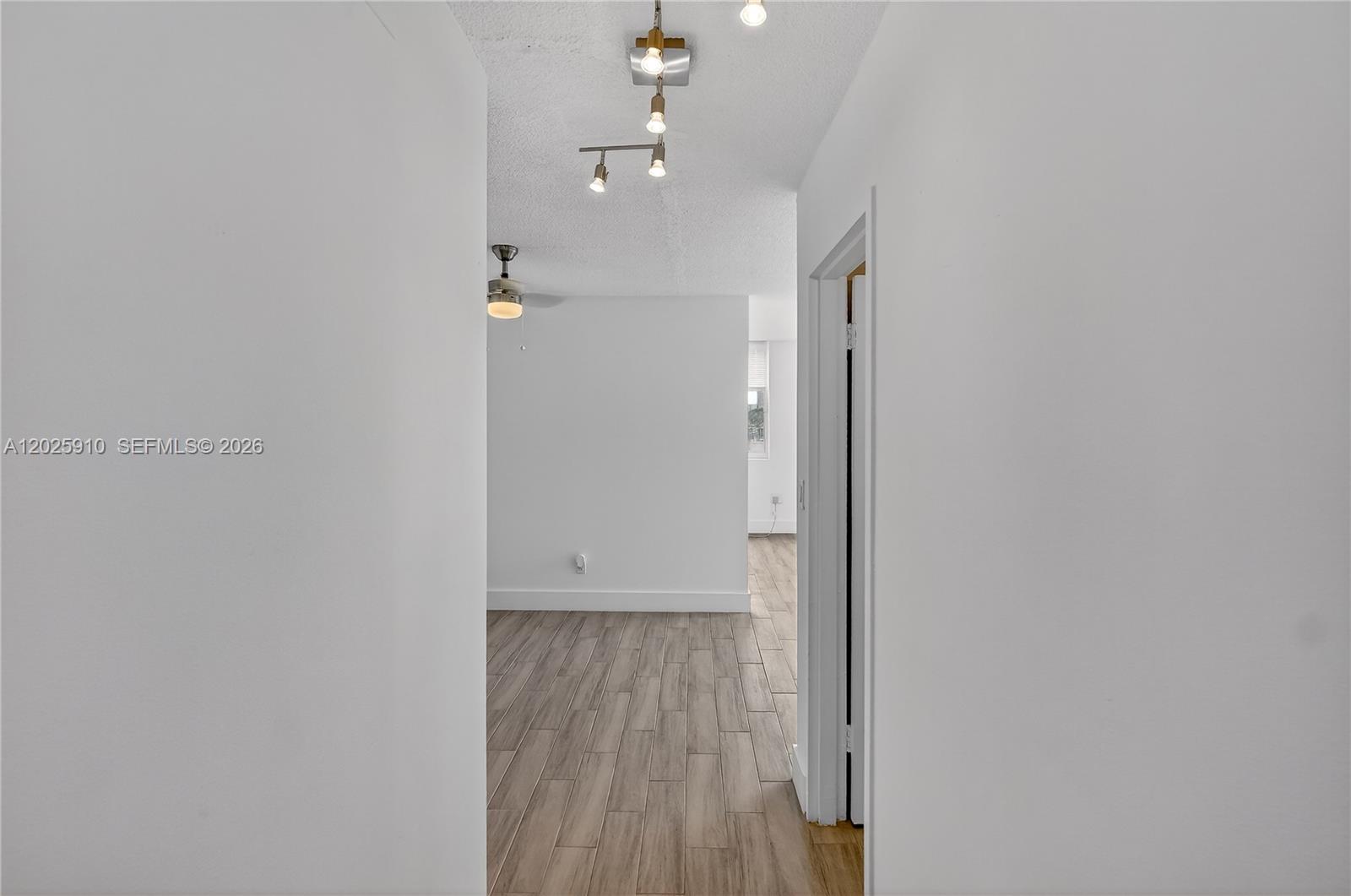 1255 Collins Ave 504 Property Photo 18