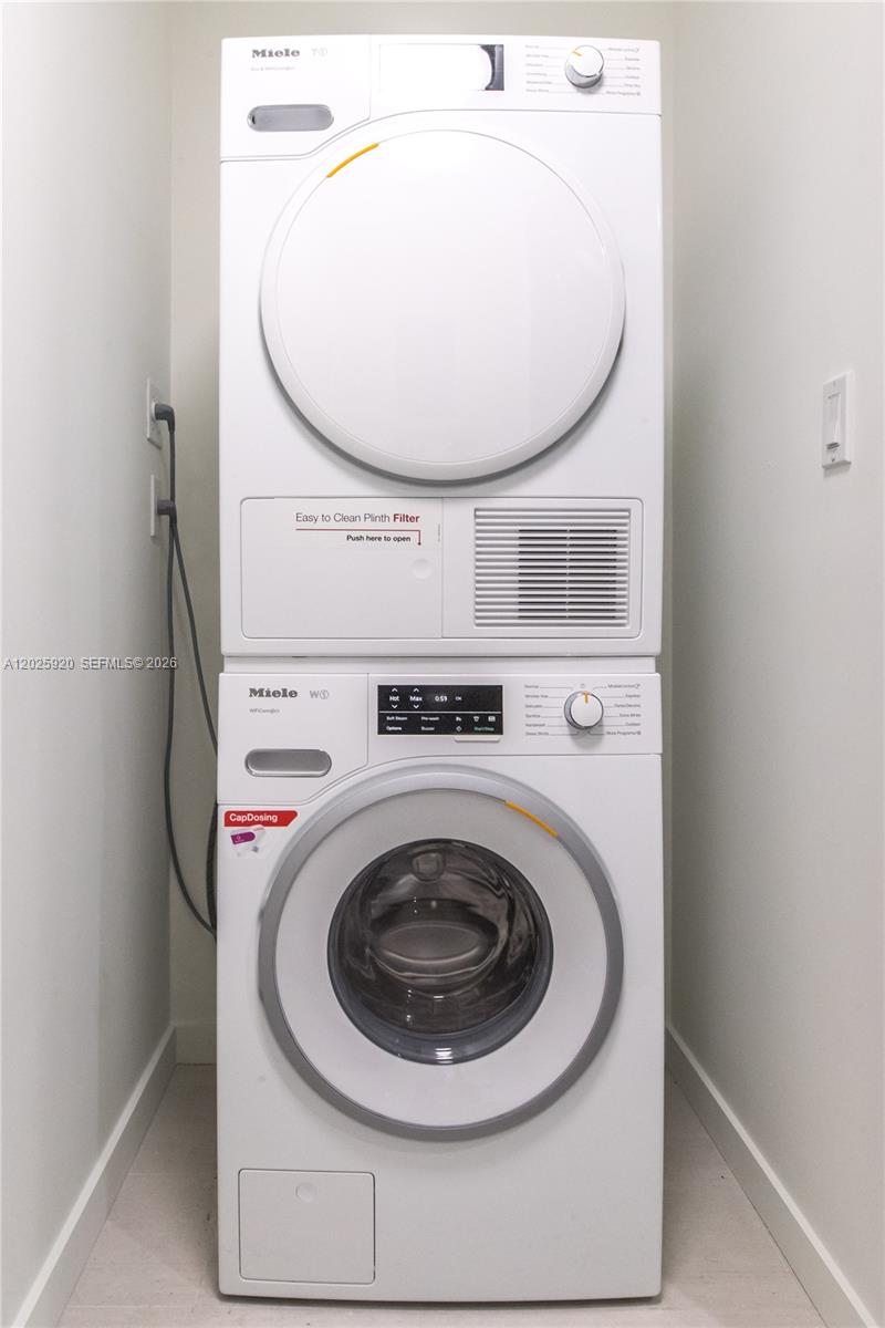 1000 Brickell 2014 Property Photo 31