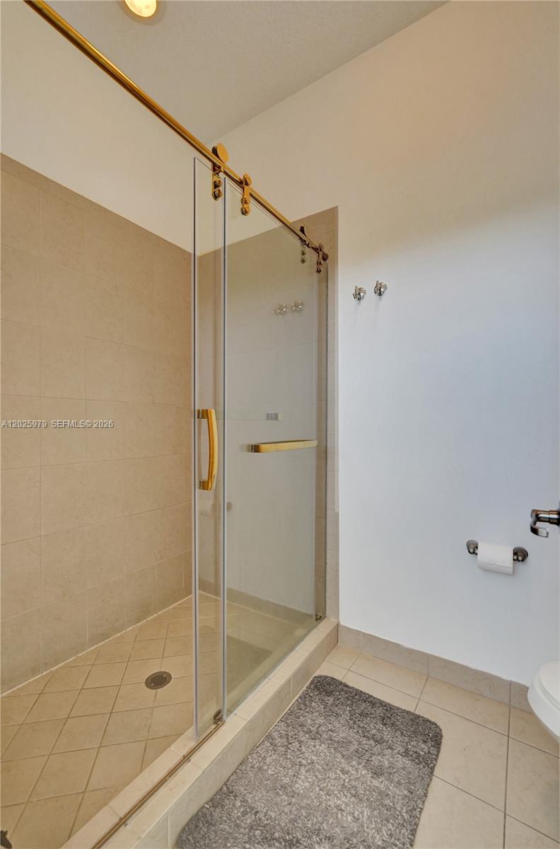 650 Ne 191st Ter Property Photo 48