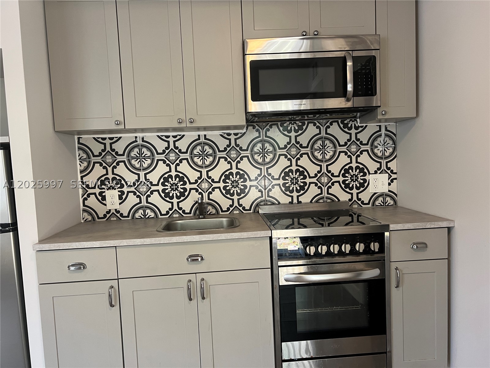 A12025997 Property Photo 3