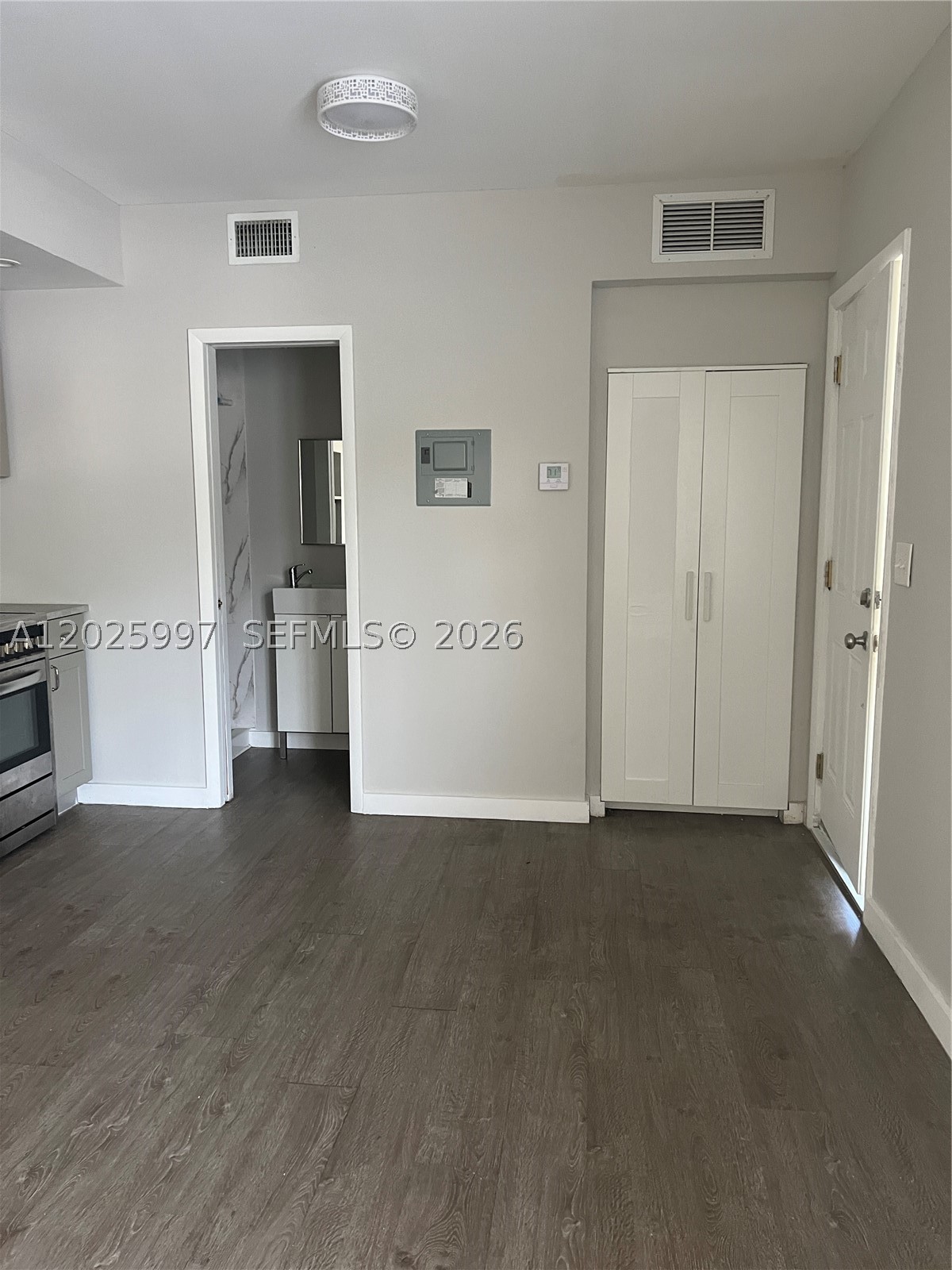 A12025997 Property Photo 6