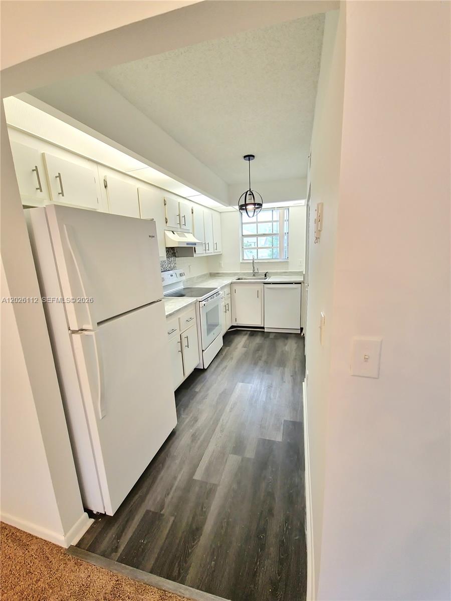 2604 Se 19th Ct 202-a Property Photo 7