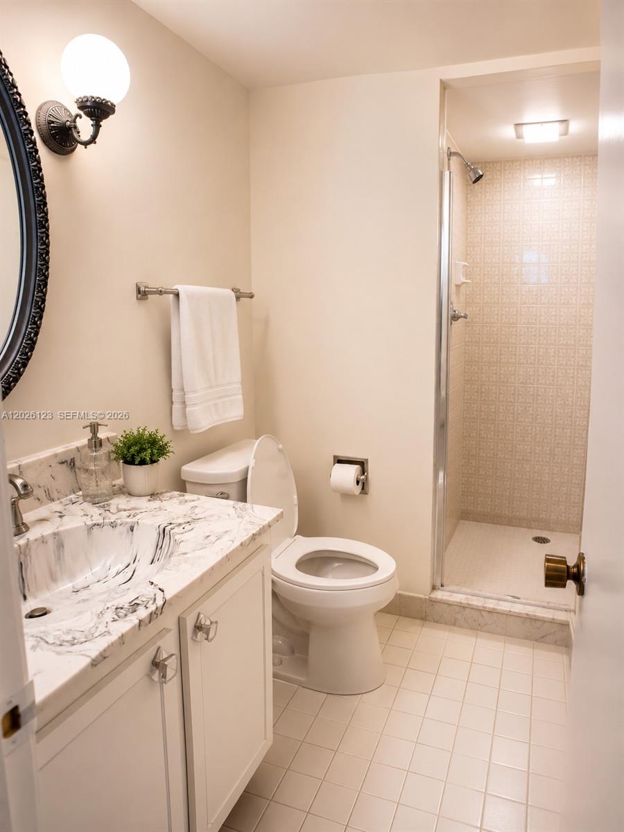 1865 S Ocean Dr 2g Property Photo 4