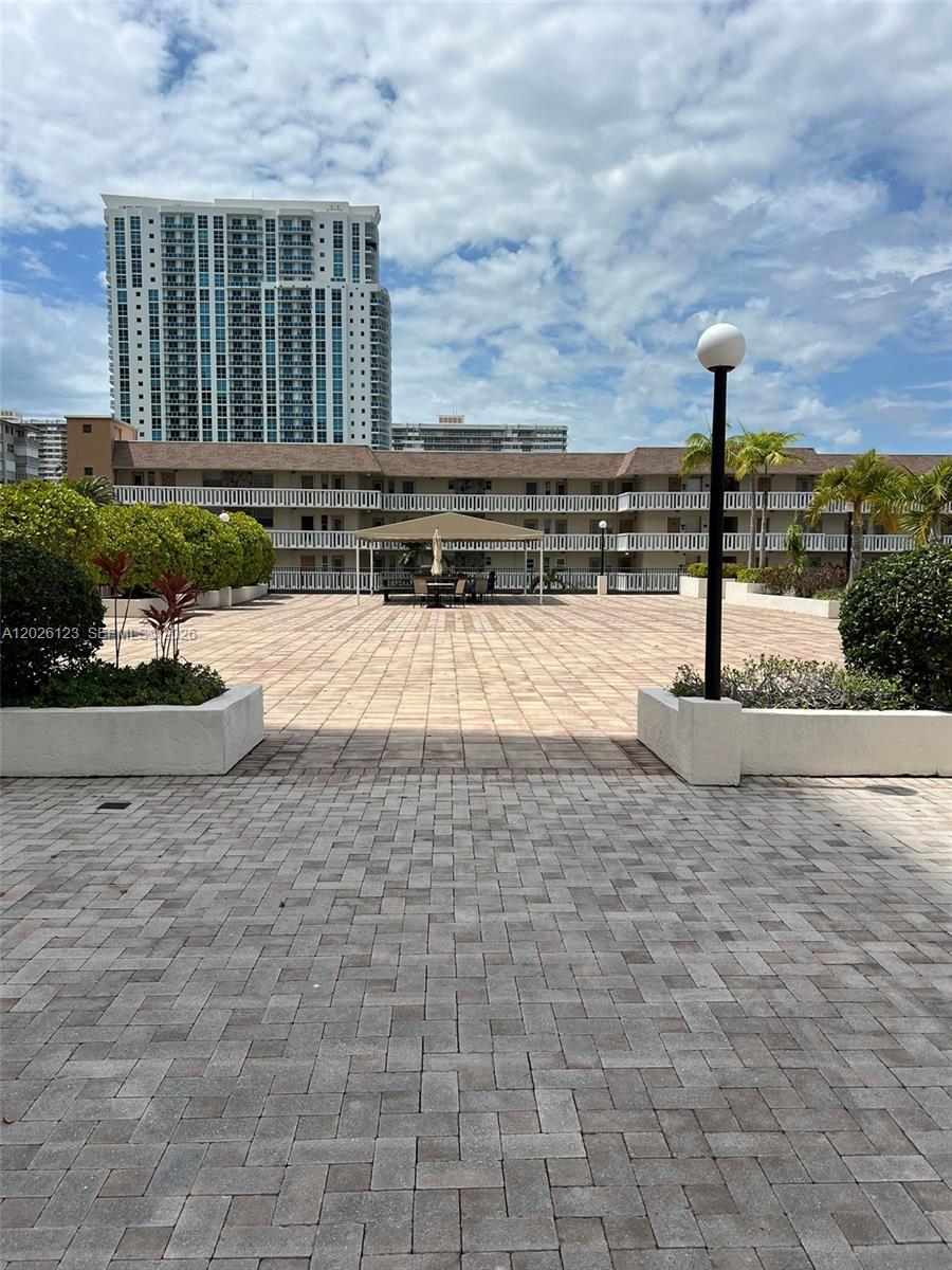 1865 S Ocean Dr 2g Property Photo 14