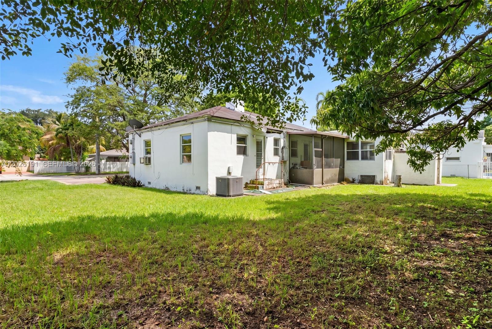 1279 Nw 41st St Property Photo 5