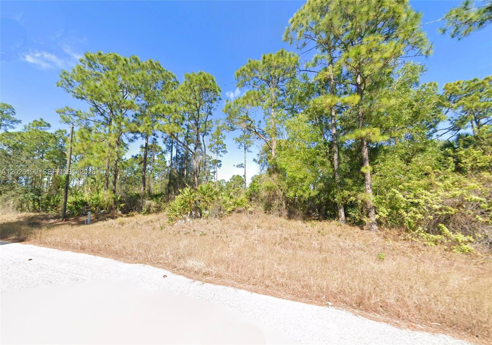 1047 Grove St E Property Photo 1