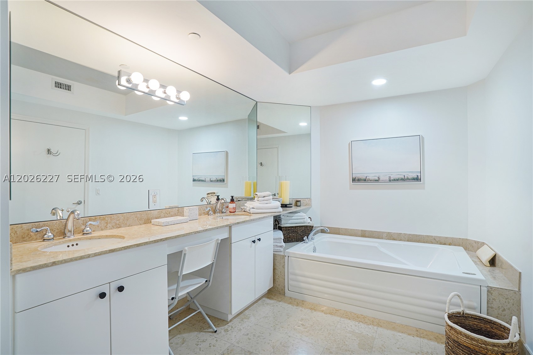 4779 Collins Ave 2908 Property Photo 28