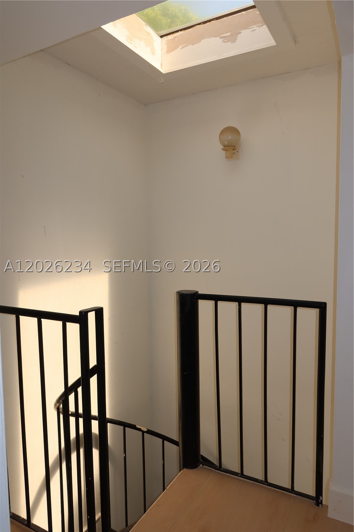 3190 Bird Ave 15 Property Photo 4