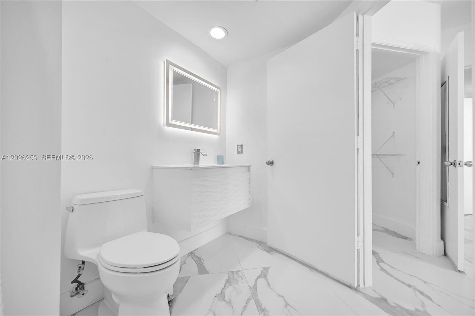 9201 Collins Ave 821 Property Photo 39