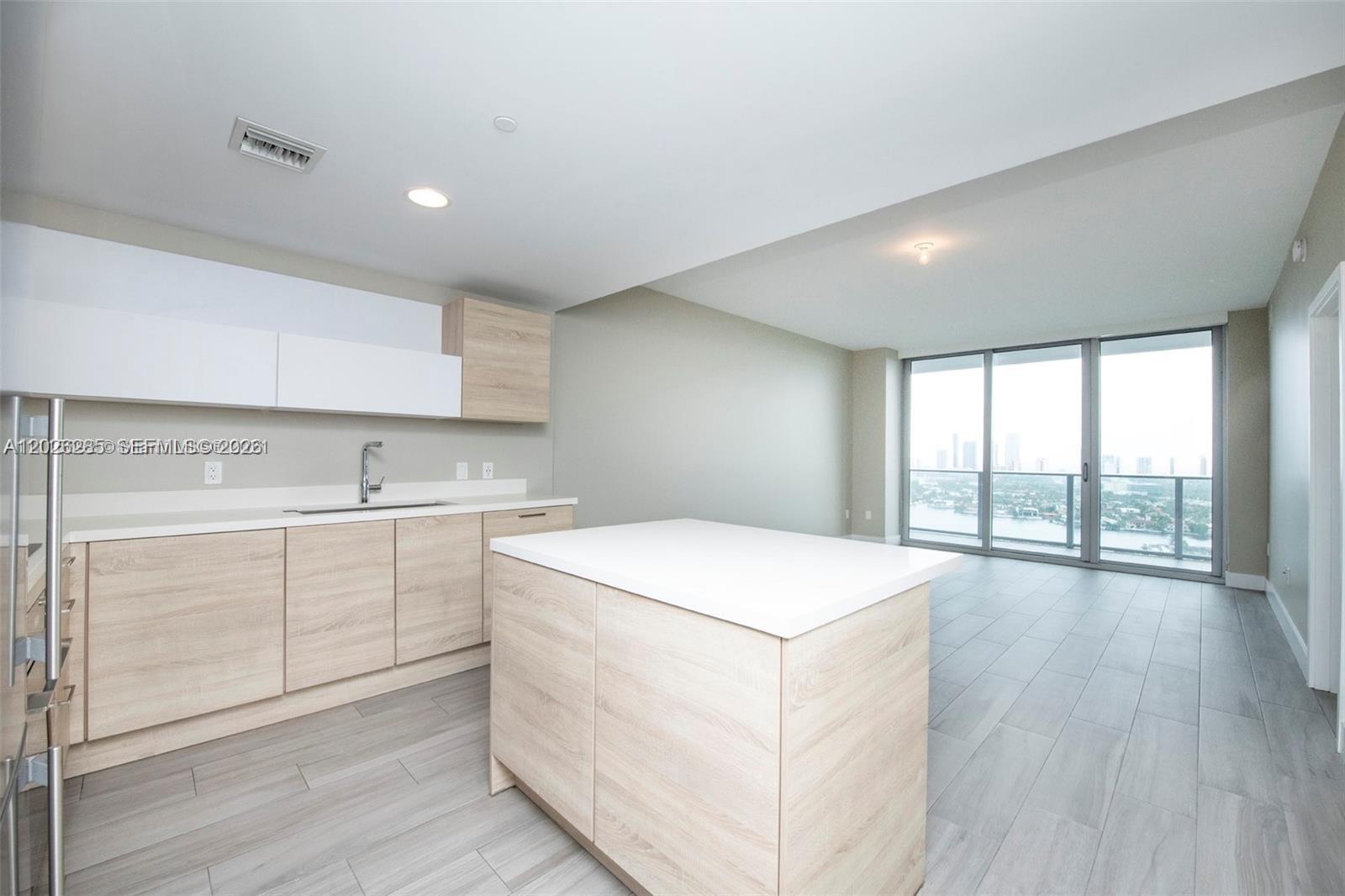 16385 Biscayne Blvd 2616 Property Photo 4