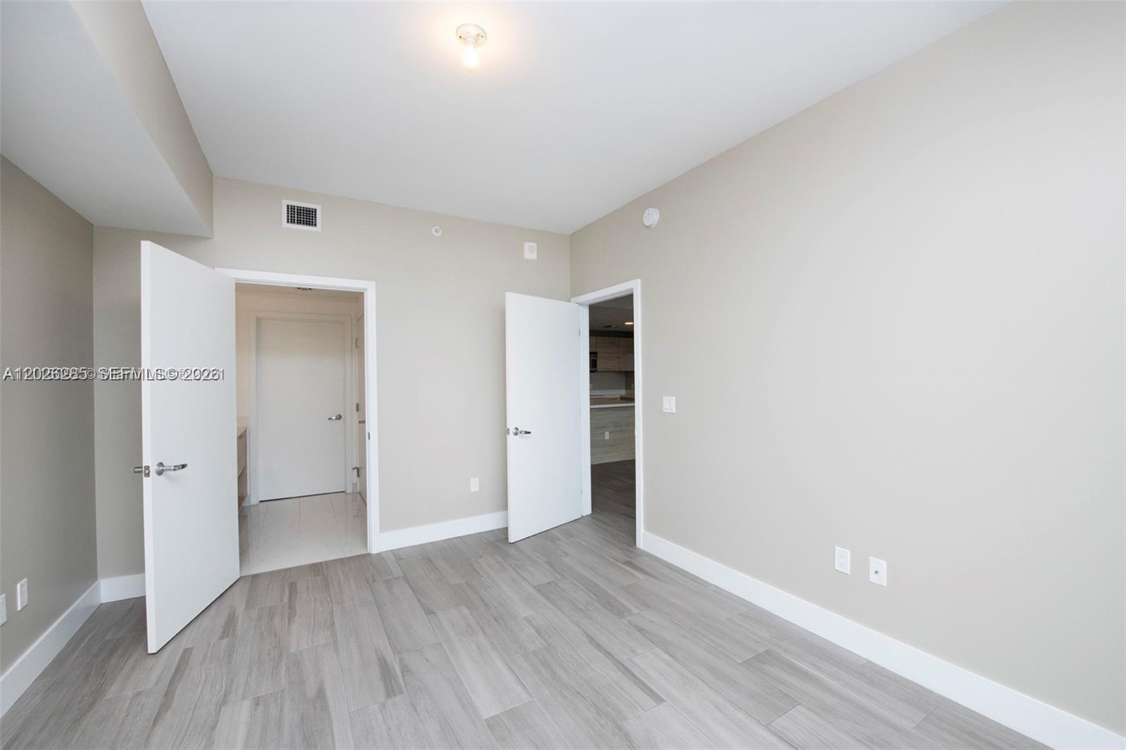 16385 Biscayne Blvd 2616 Property Photo 13