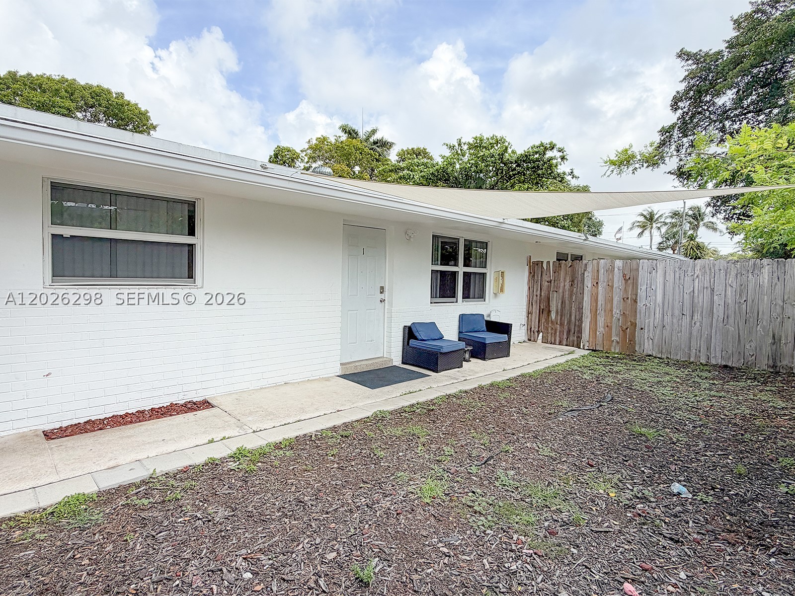 1827 Sw 21st St Property Photo 5