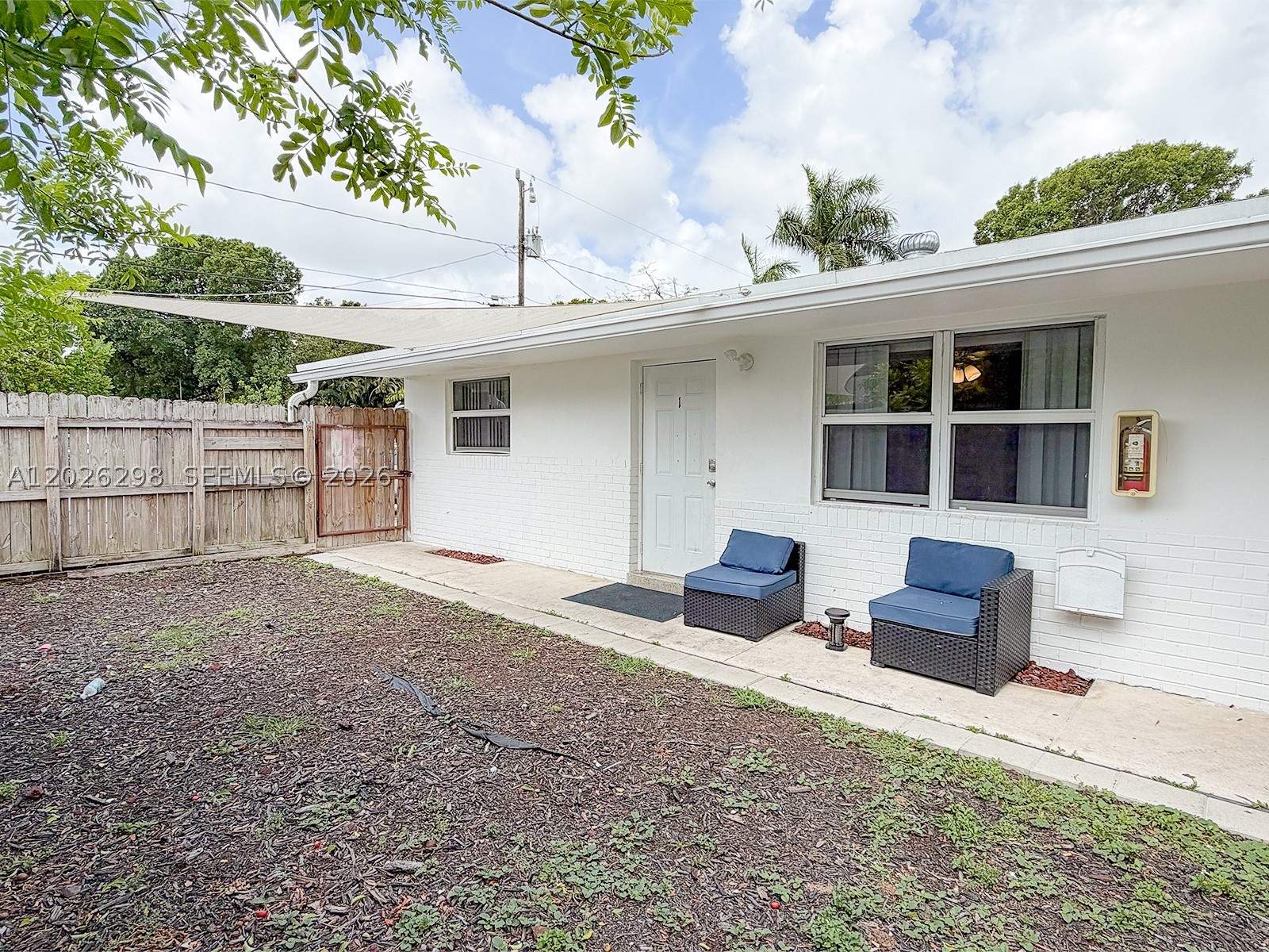 1827 Sw 21st St Property Photo 6
