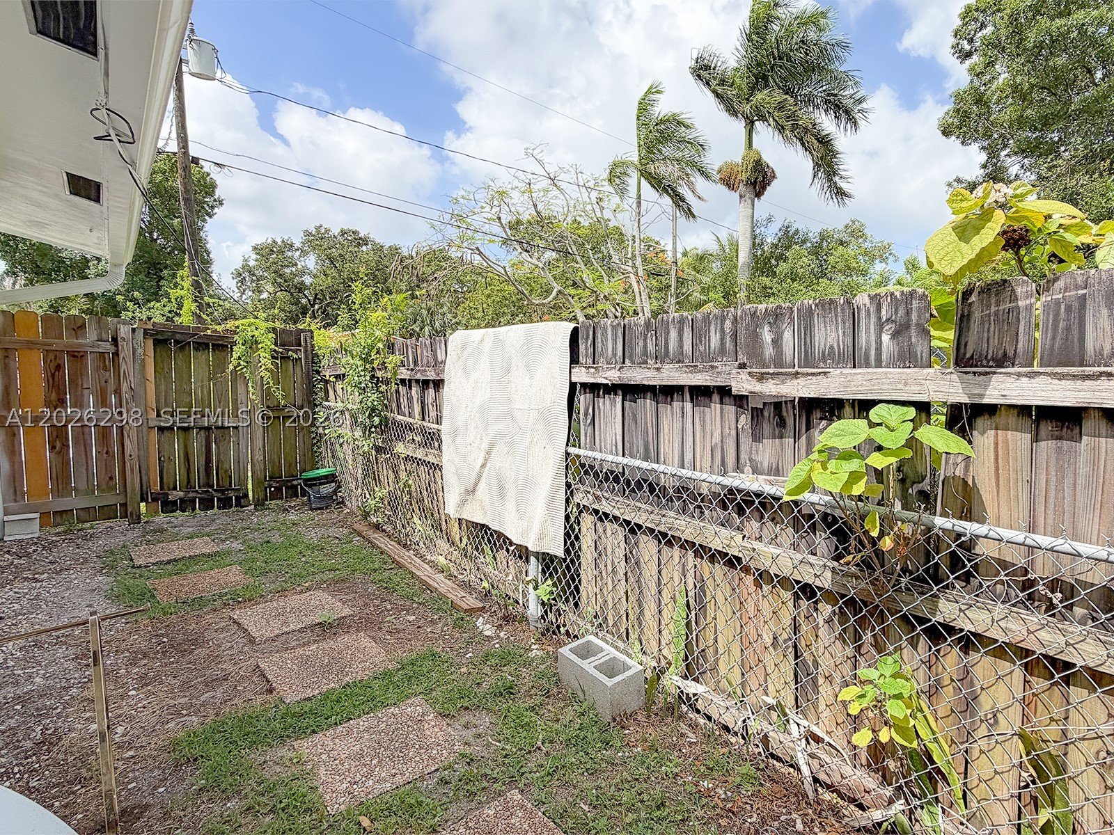 1827 Sw 21st St Property Photo 32