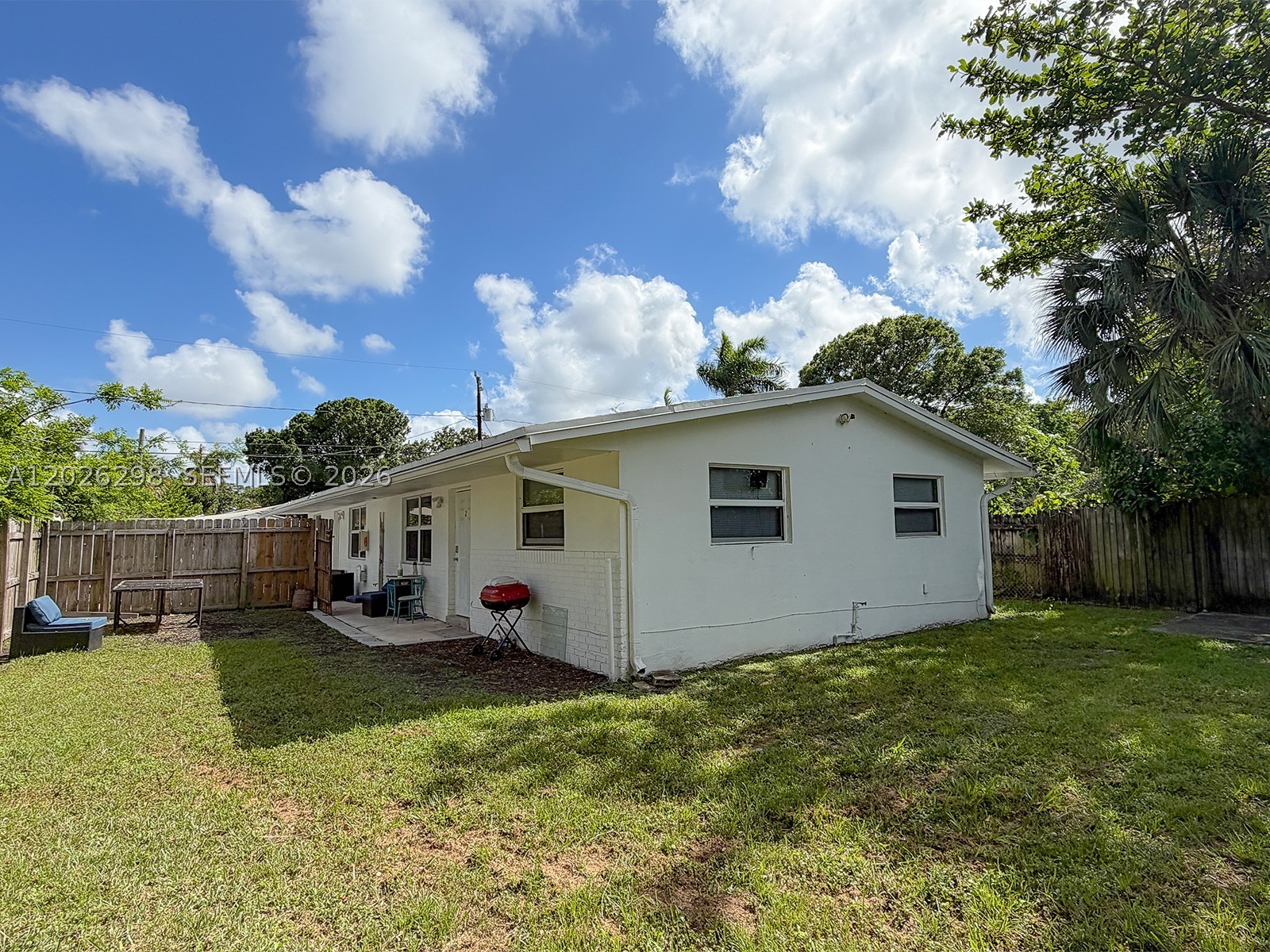 1827 Sw 21st St Property Photo 52