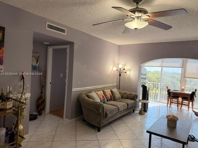 3850 Washington St 409 Property Photo 8