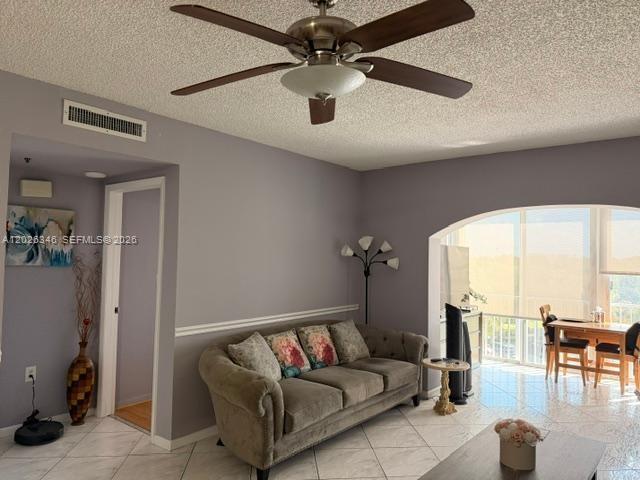 3850 Washington St 409 Property Photo 9