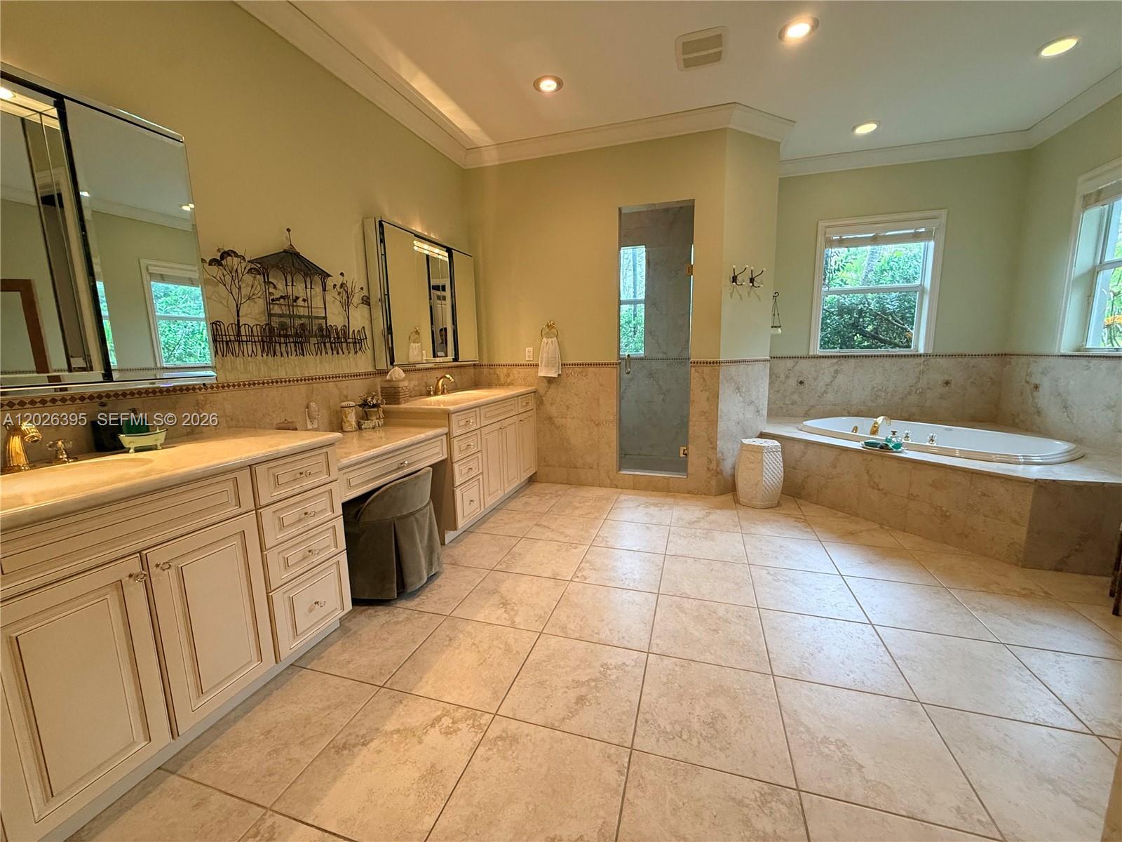 A12026395 Property Photo 18