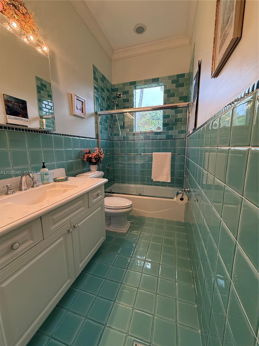A12026395 Property Photo 22