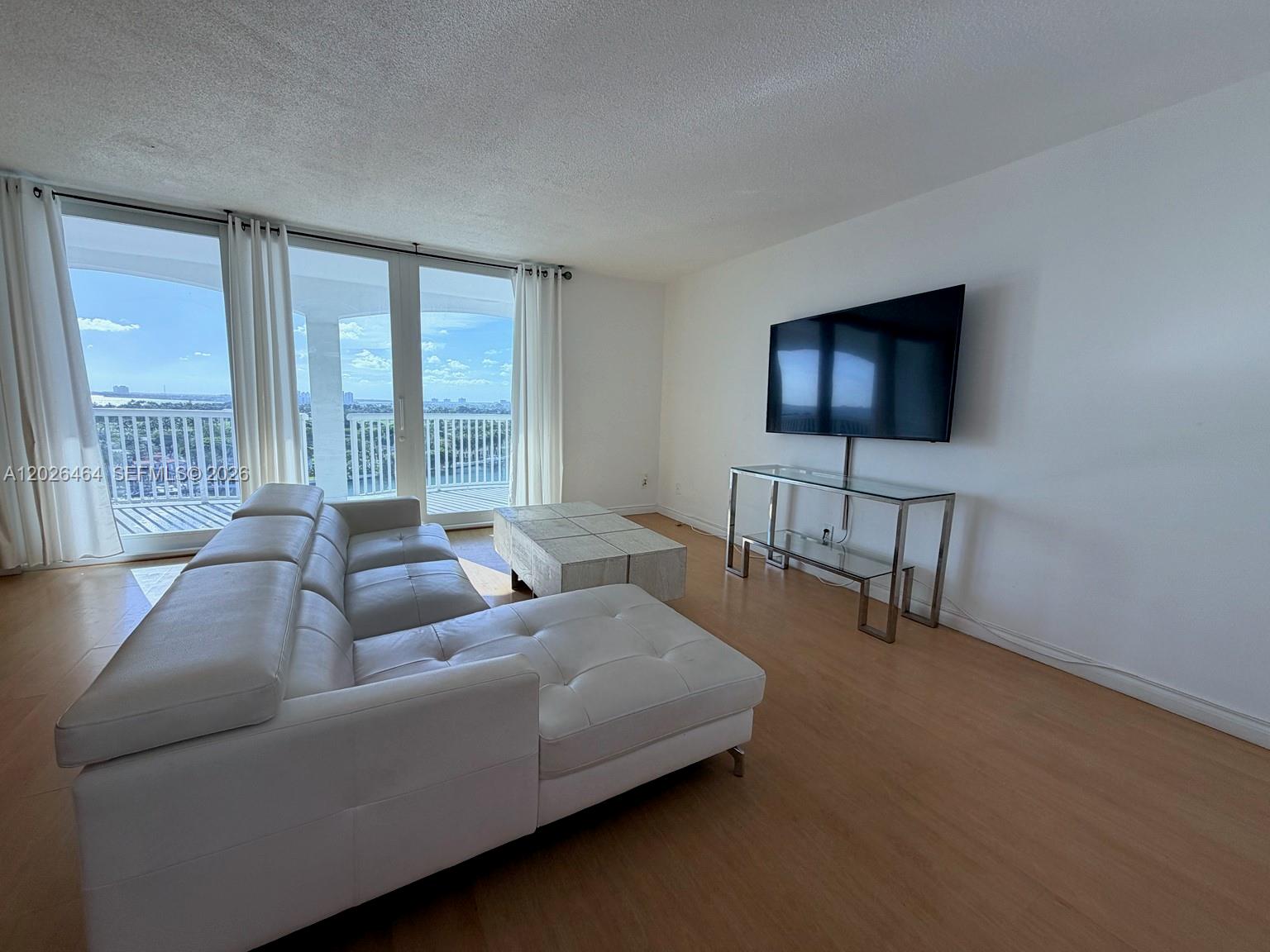 5401 Collins Ave 1022 Property Photo 4