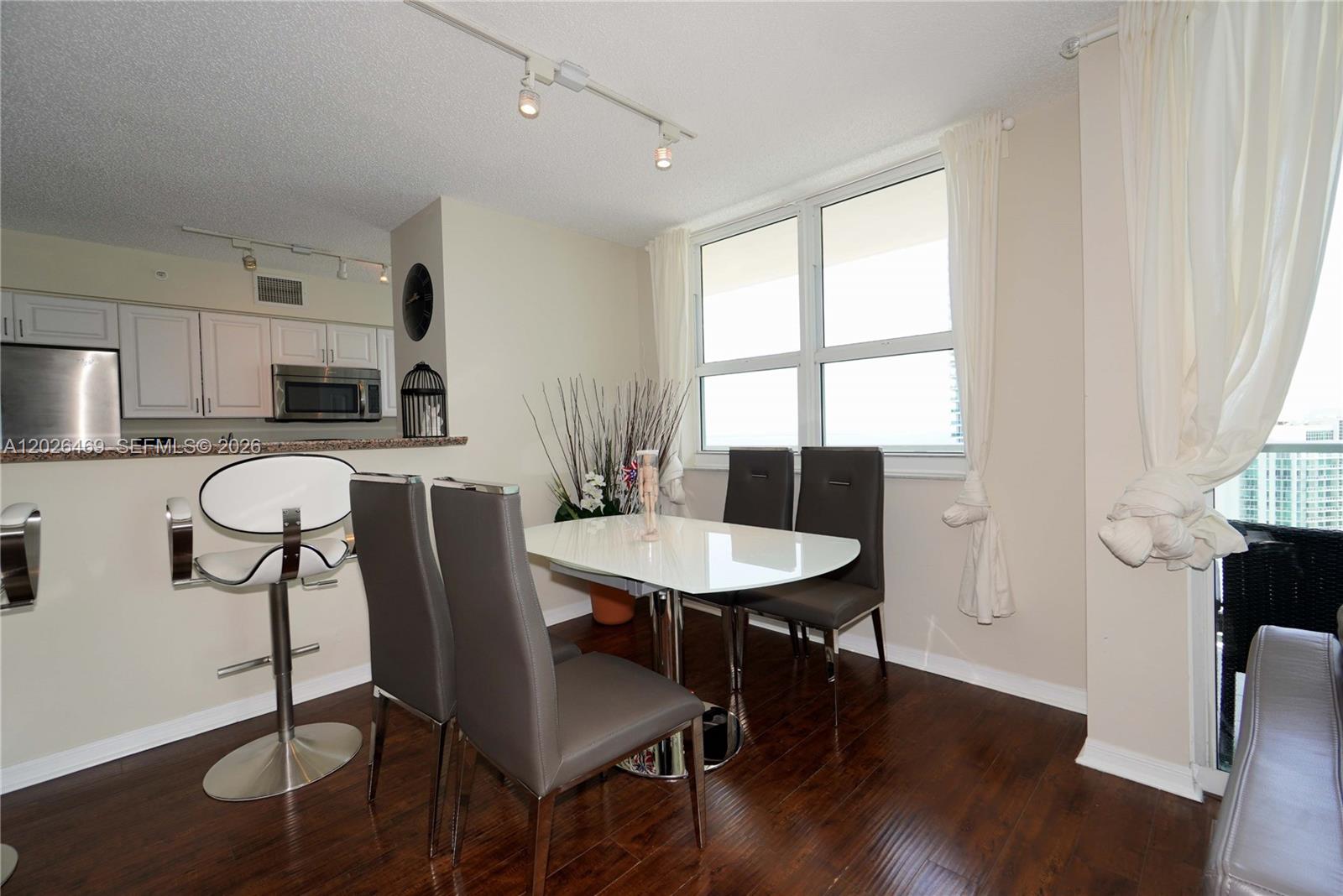 1155 Brickell Bay Dr 3301 Property Photo 8