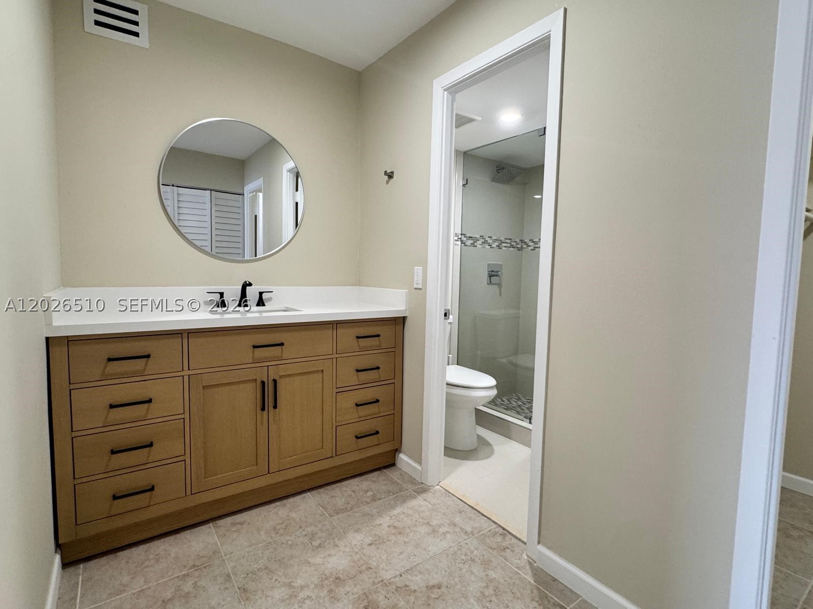 401 Golden Isles Dr 614 Property Photo 43