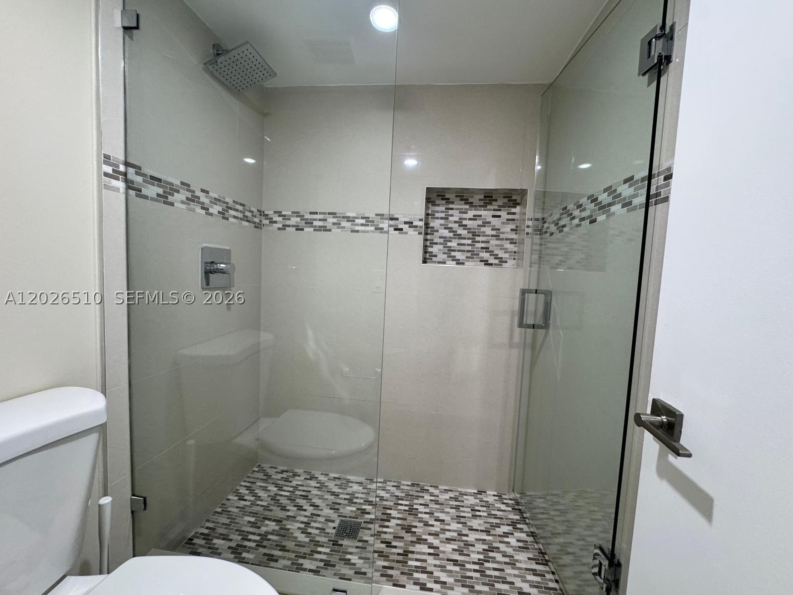 401 Golden Isles Dr 614 Property Photo 46