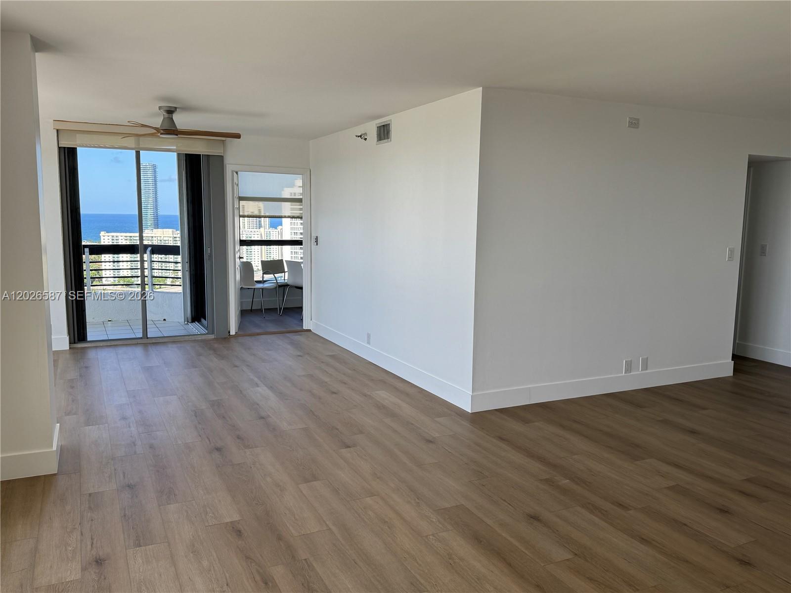 3530 Mystic Pointe Dr 2709 Property Photo 11