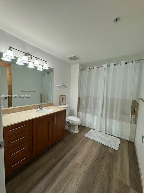 1300 Ponce De Leon Blvd 702 Property Photo 12