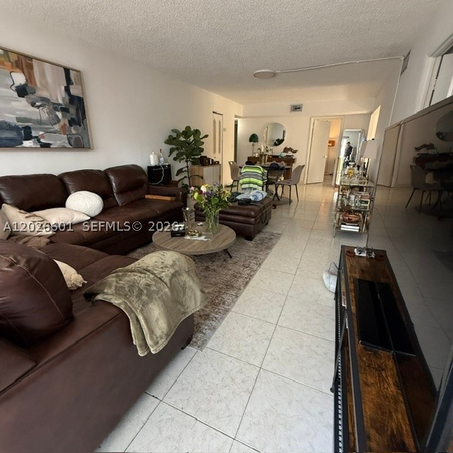2924 Collins Ave 301 Property Photo 6