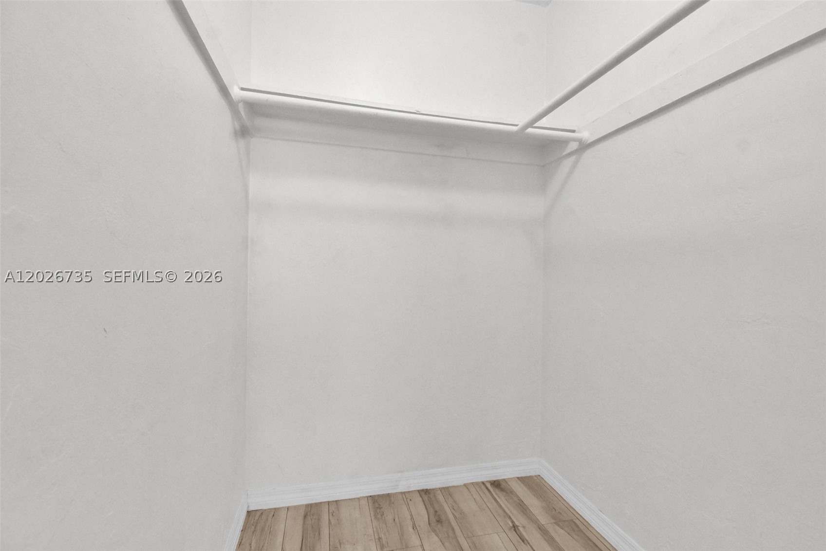 1135 Euclid Ave 202 Property Photo 17