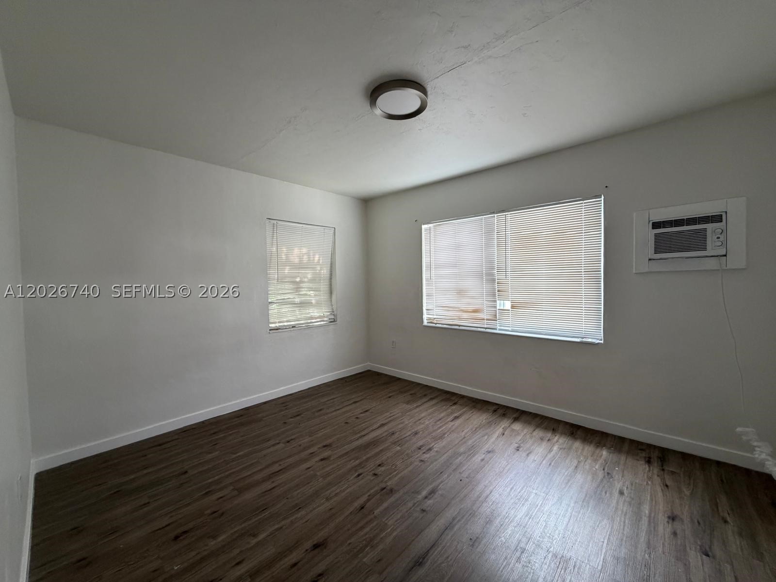 535 Sw 7th St 4 Property Photo 7