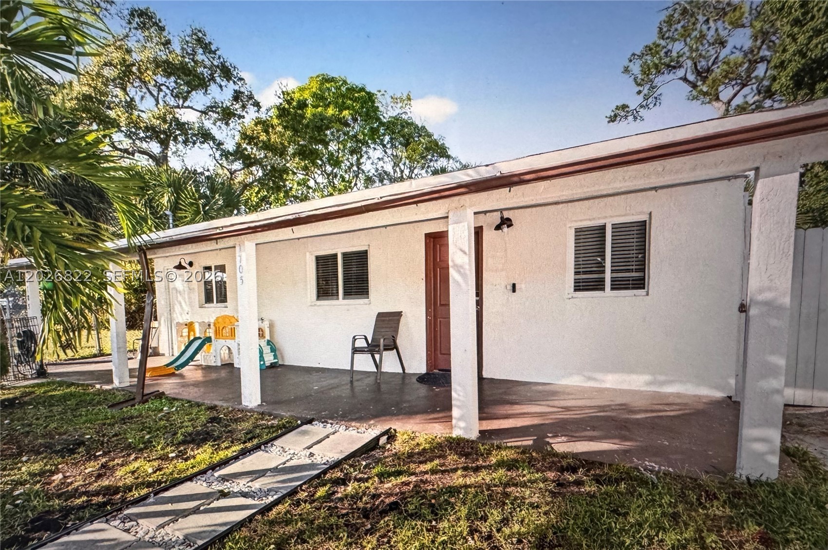 1705 Davie Blvd Property Photo 10