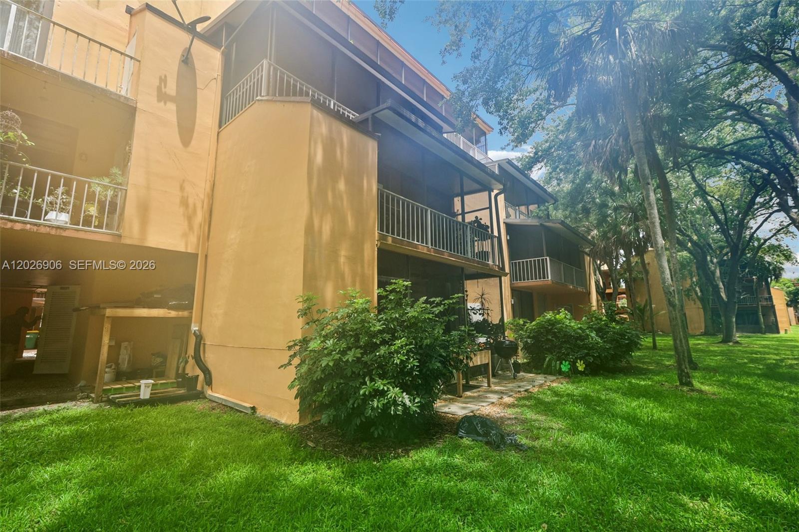 400 Commodore Dr 206 Property Photo 35