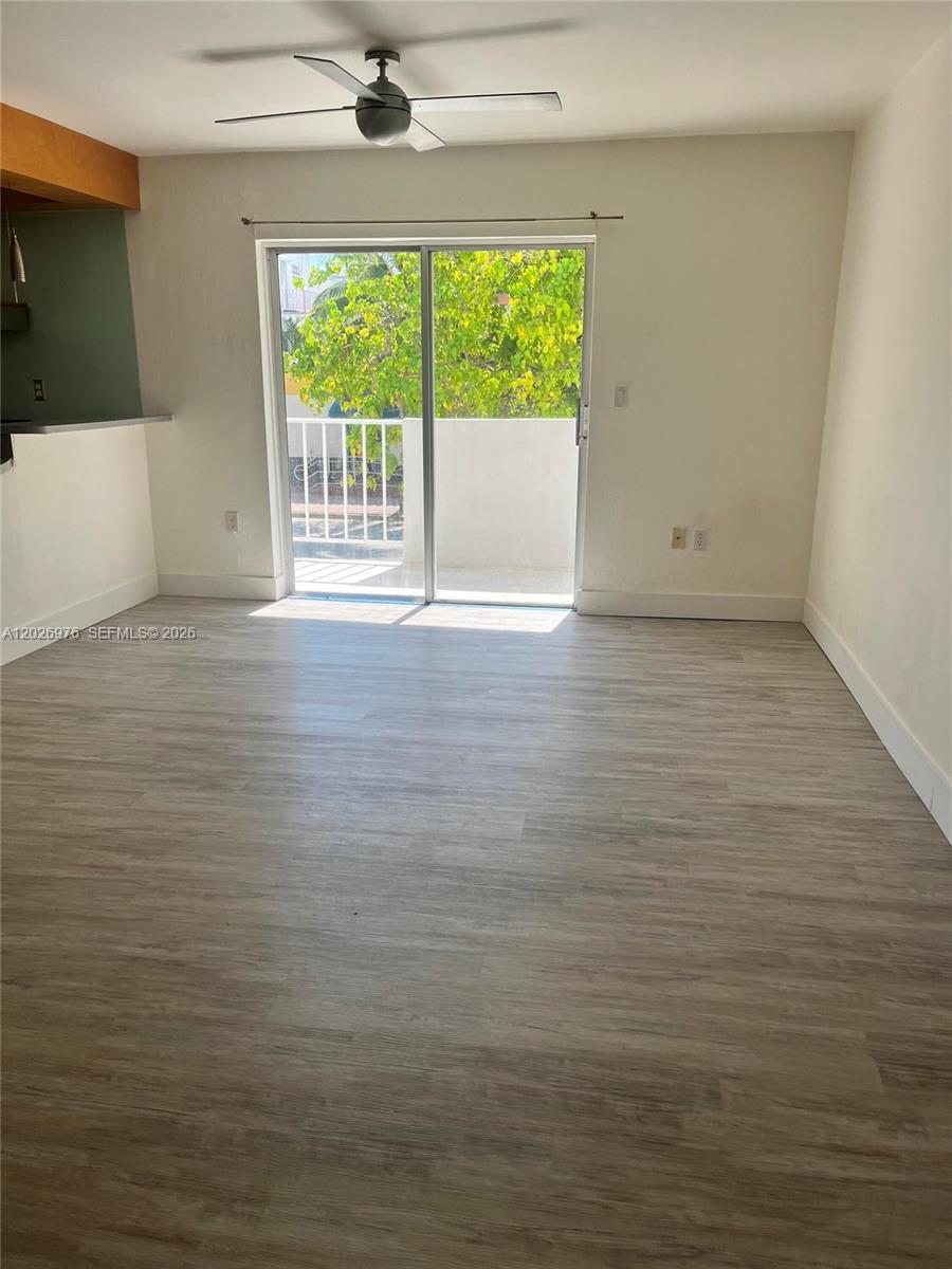 240 Collins Ave 2b Property Photo 2