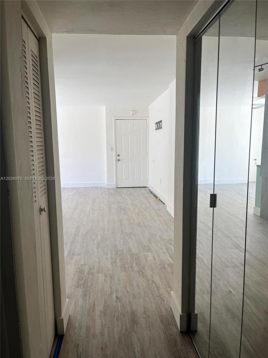 240 Collins Ave 2b Property Photo 15