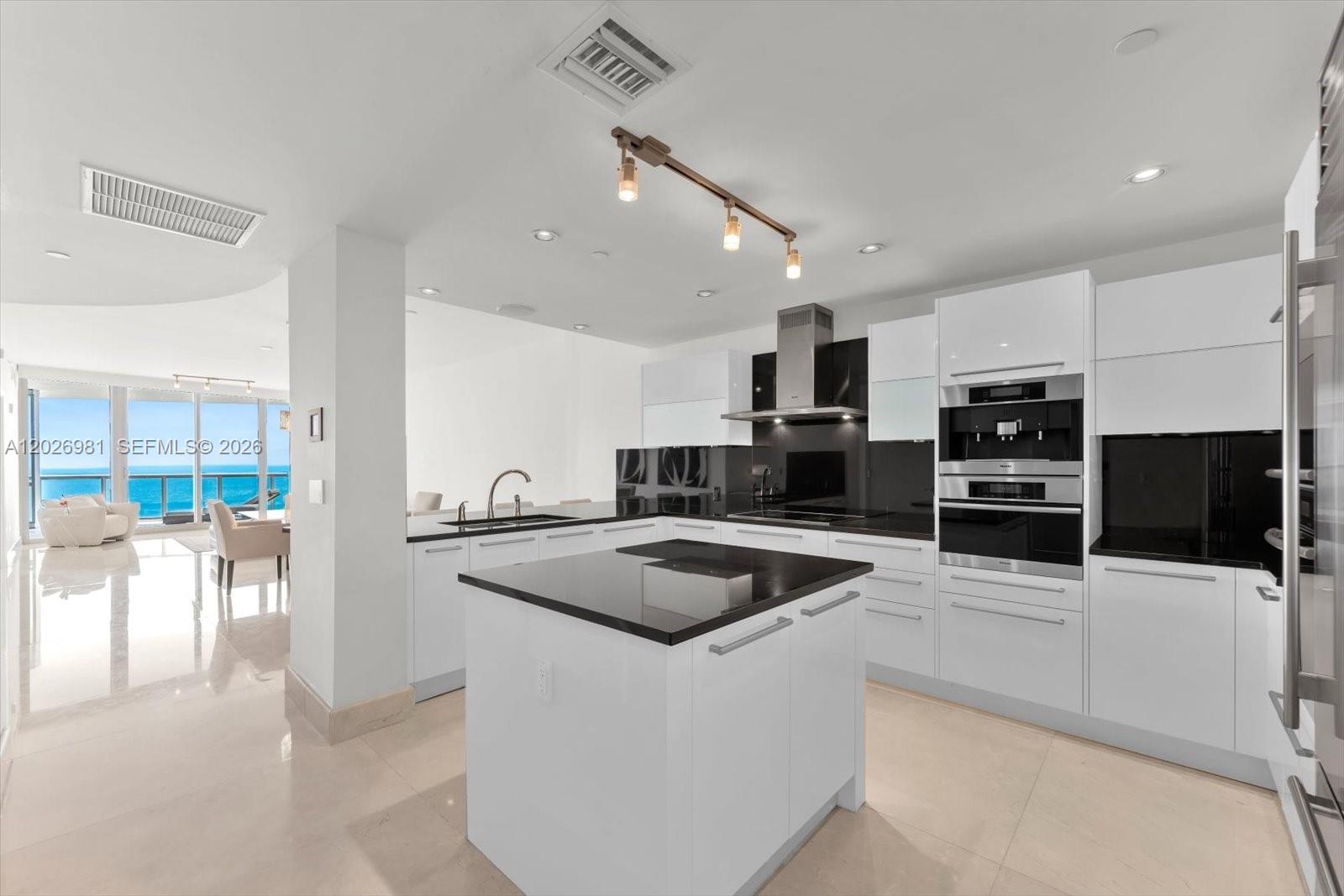 17121 Collins Ave 3905 Property Photo 13