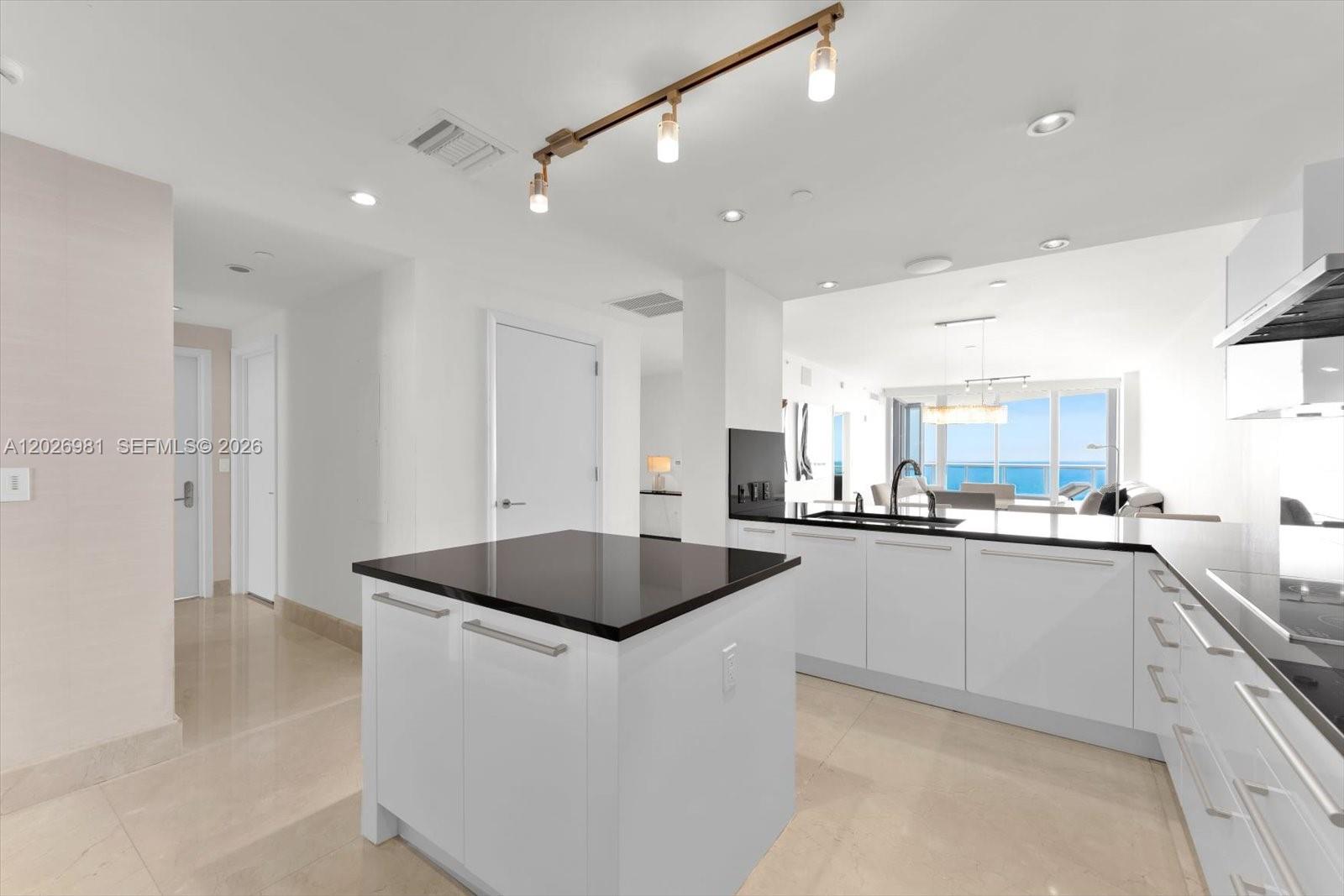 17121 Collins Ave 3905 Property Photo 15