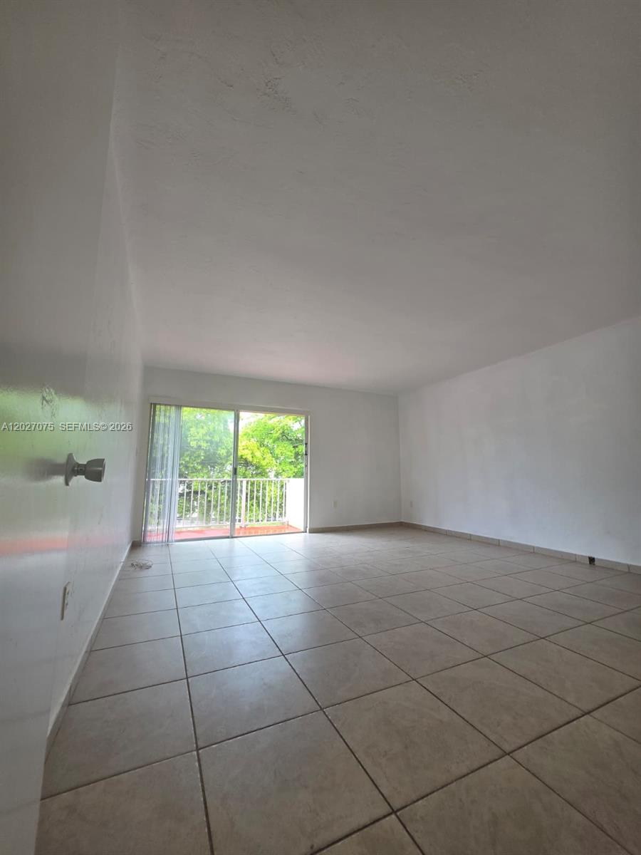 1175 Normandy Dr 3b Property Photo 2