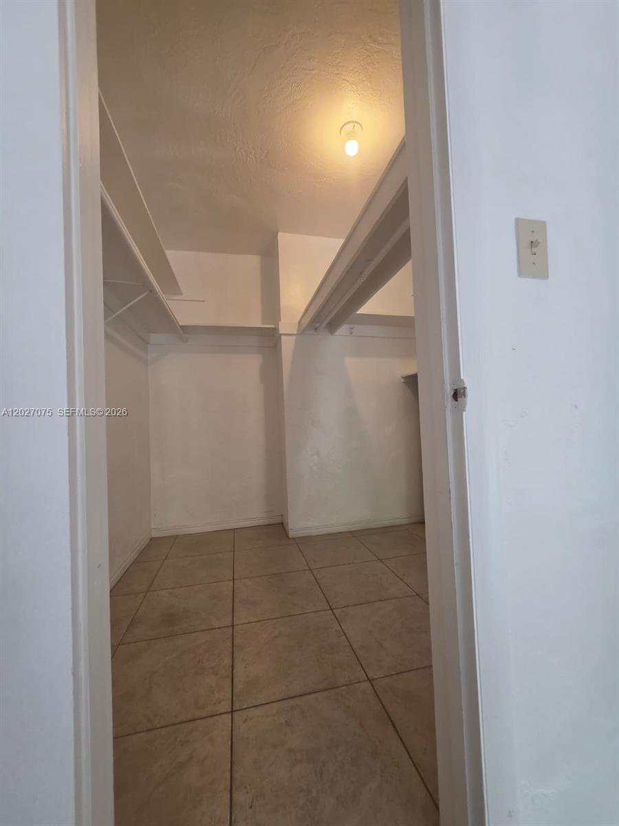 1175 Normandy Dr 3b Property Photo 11
