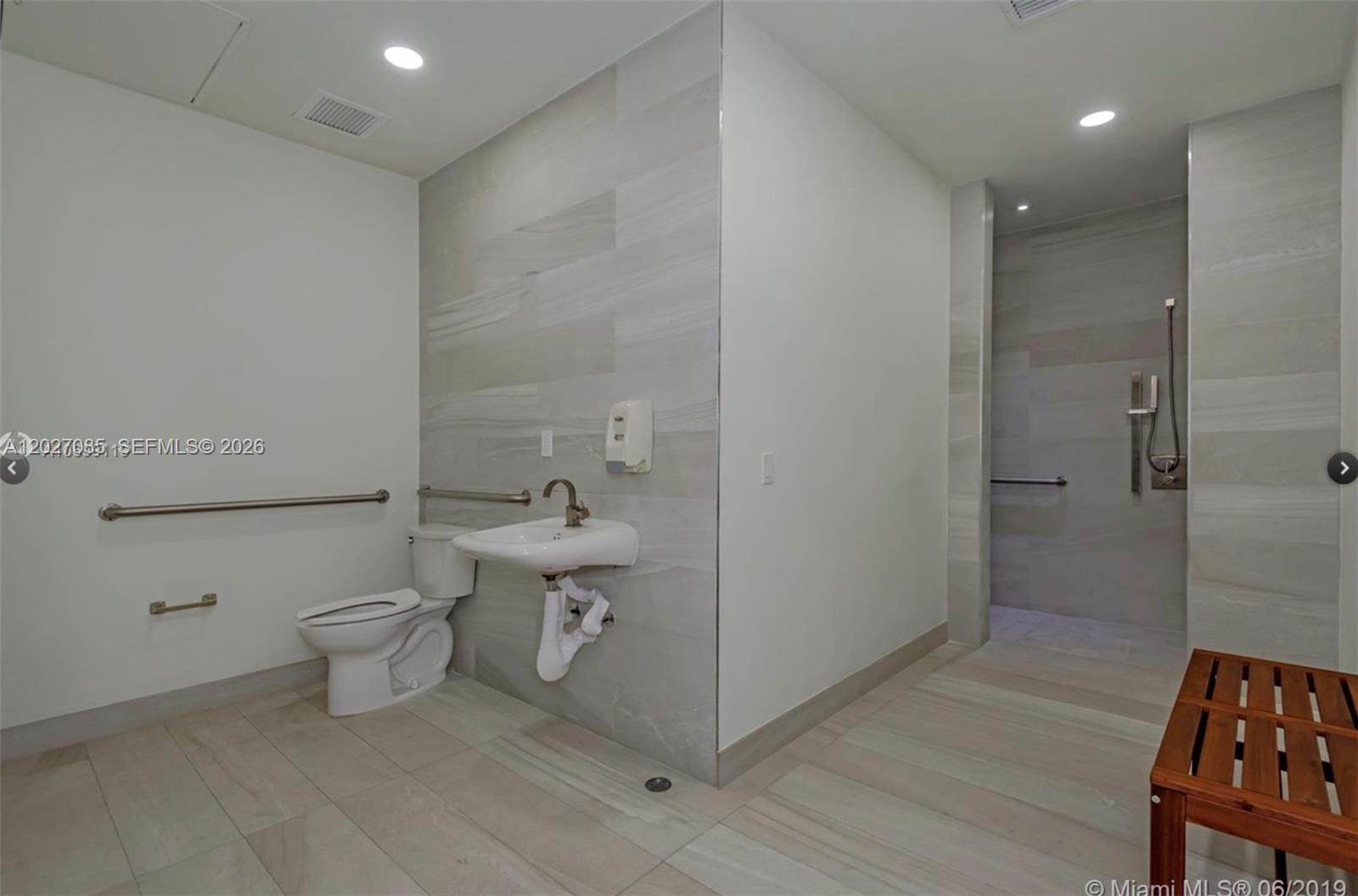 1228 West Ave 1404 Property Photo 43