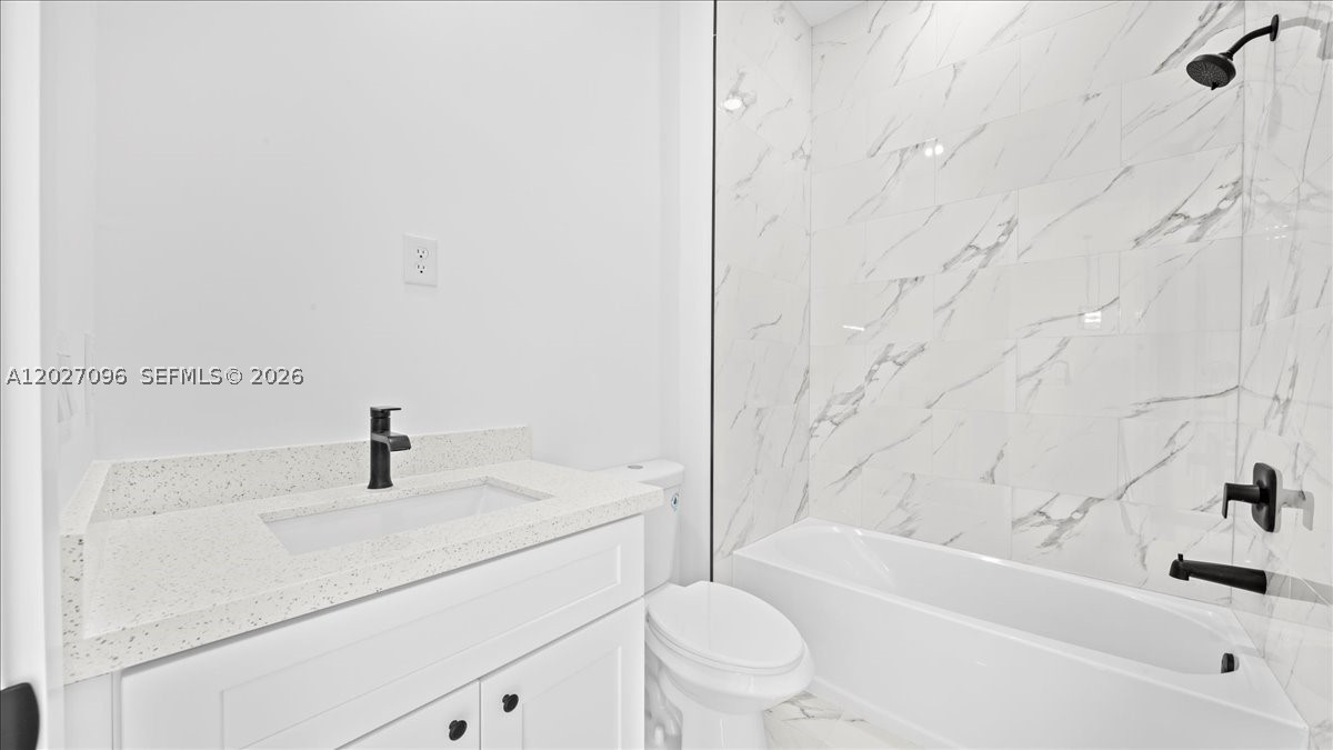 1318/1320 Ne 16th Ter Property Photo 11