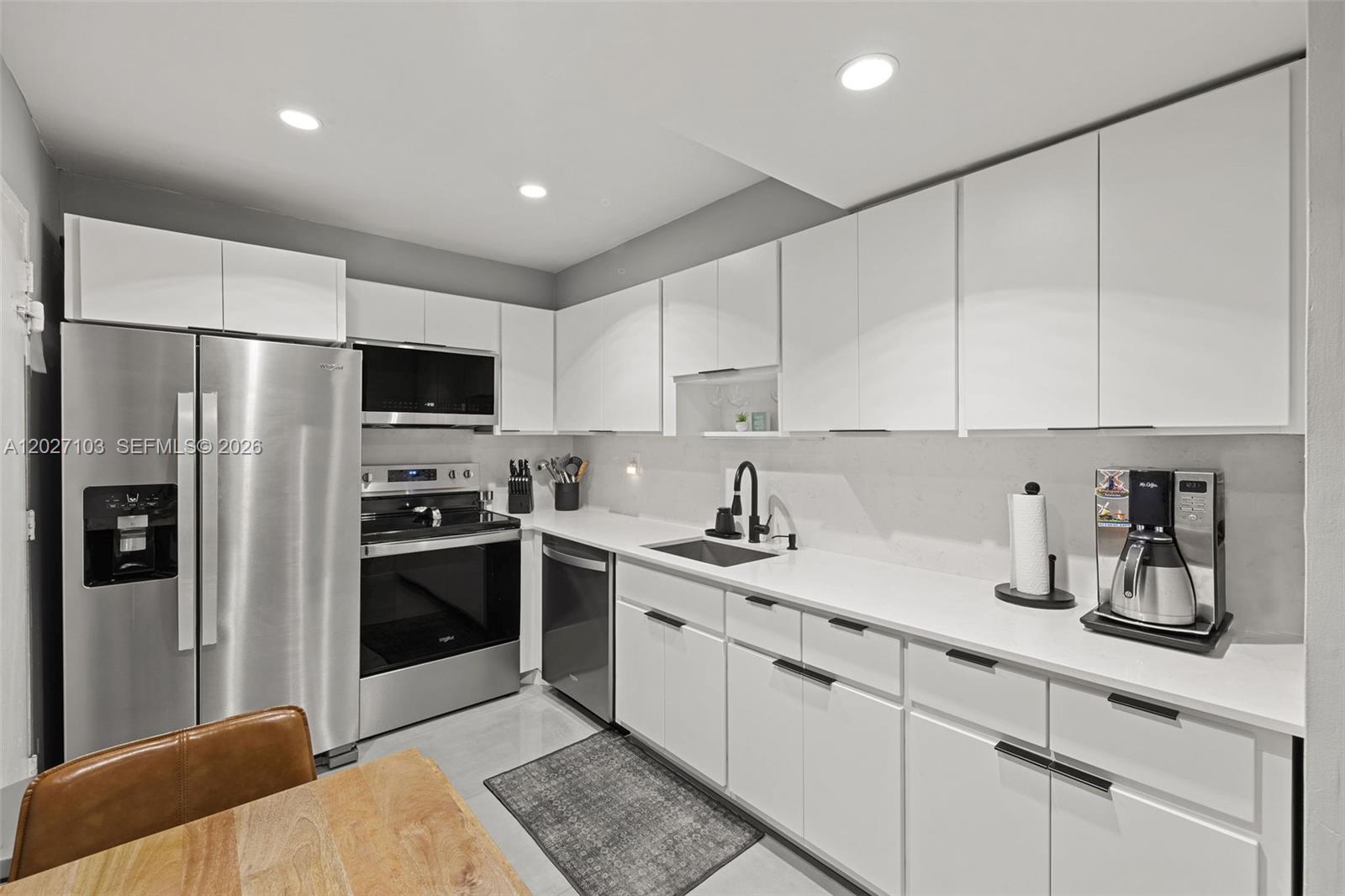 5001 Collins Ave 1e Property Photo 2